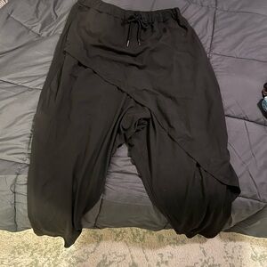 Women’s Black harem Pants

Smoke and pet free home. 
Never worn